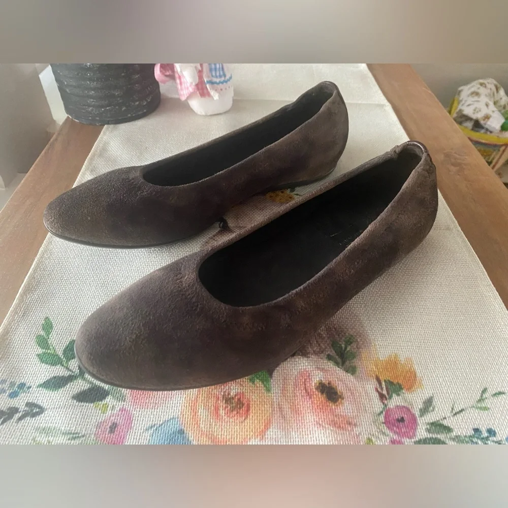 Donald Pliner Classic Women's Brown Suede Ballet Flats 8.5N